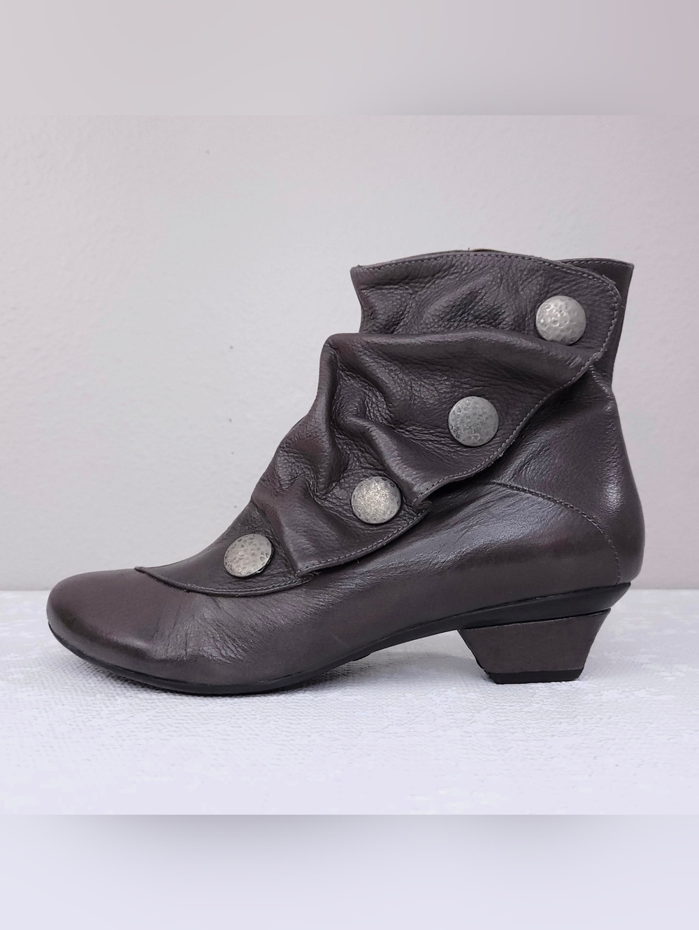 Eric Michael SoHo Pleated Booties Brown Leather Heeled Ankle Boots Boho